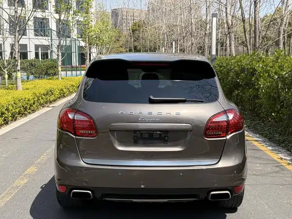 Porsche Cayenne 2011