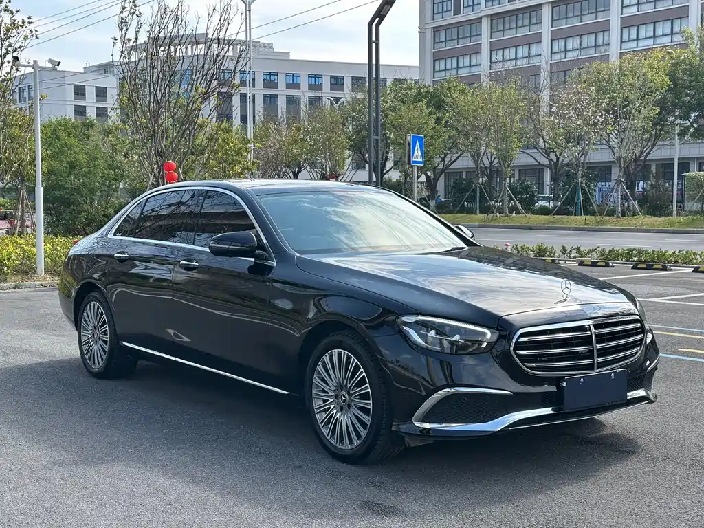 Mercedes-Benz E-Class 2023 — фото 3