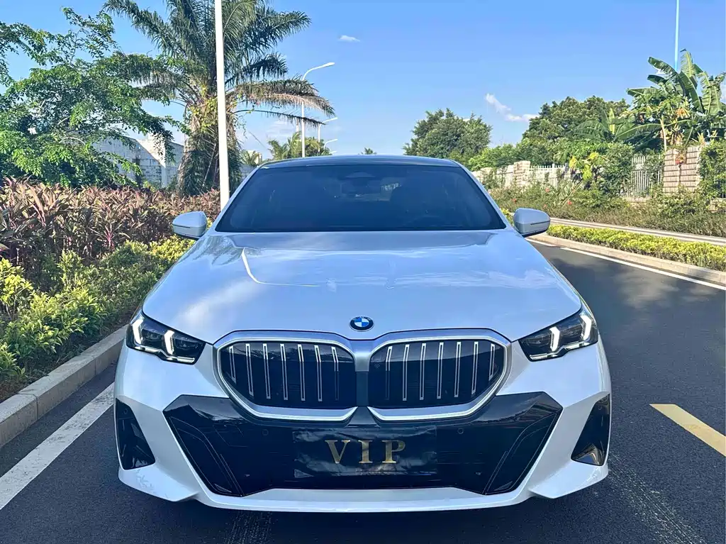 BMW 5 Series 2025