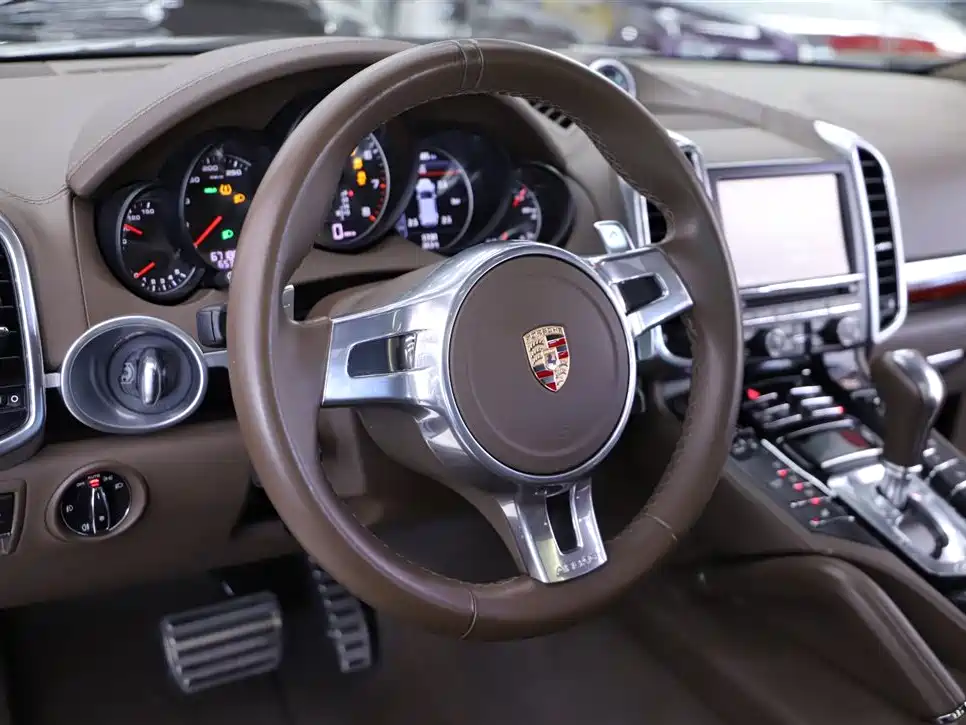 Porsche Cayenne 2014 — фото 16