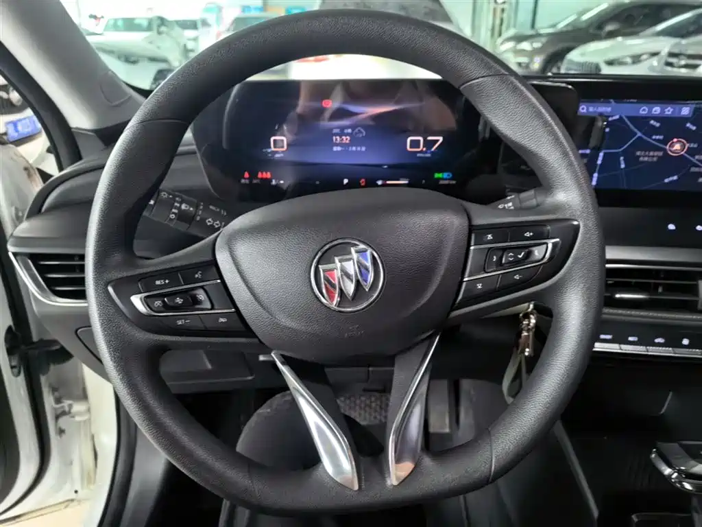 Buick Verano 2023 — фото 11