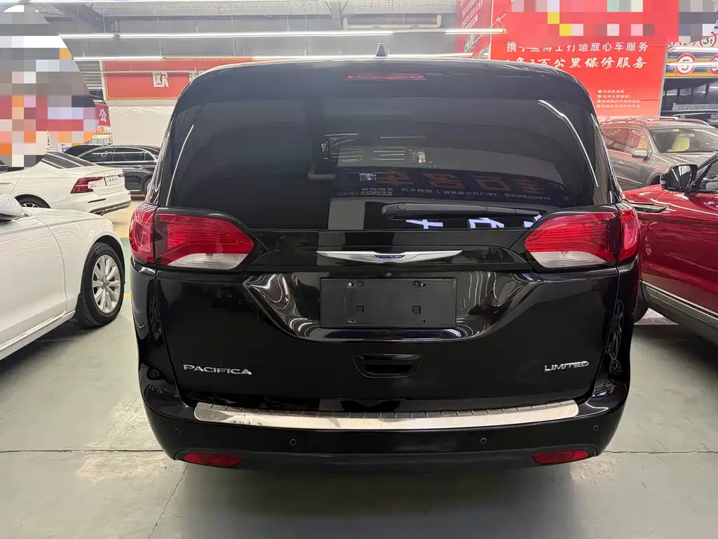 Chrysler Grand Voyager 2018 — фото 15