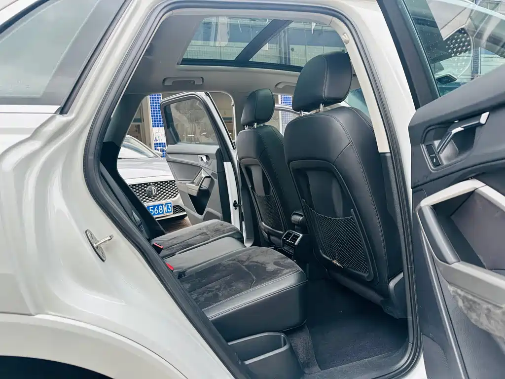 Audi Q3 2020 — фото 15
