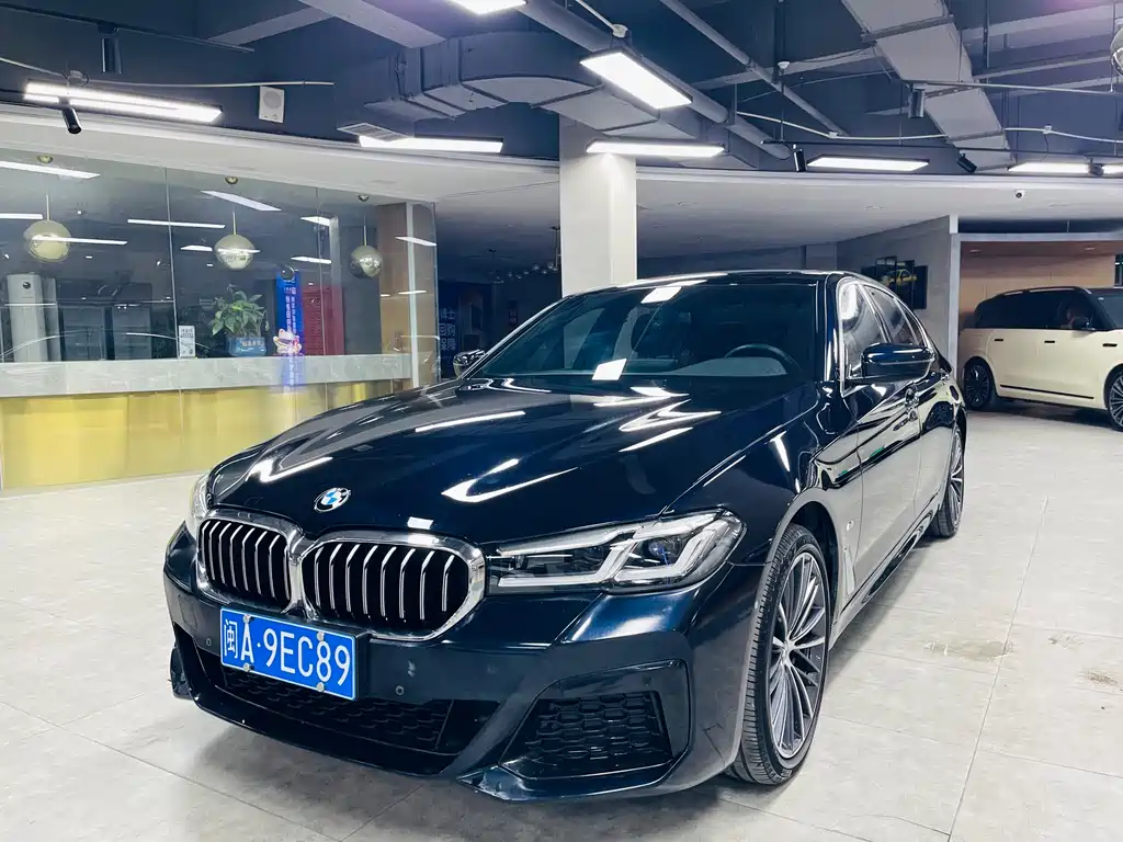 BMW 5 Series 2021 — фото 1
