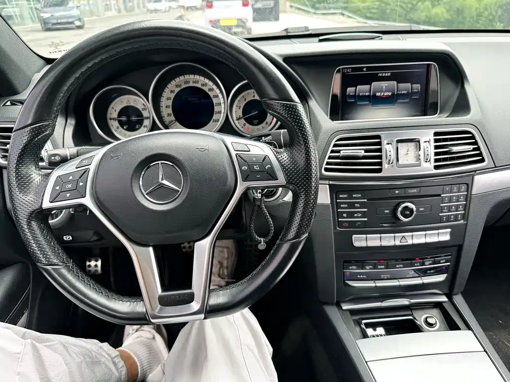 Mercedes-Benz E-Class 2017 — фото 13