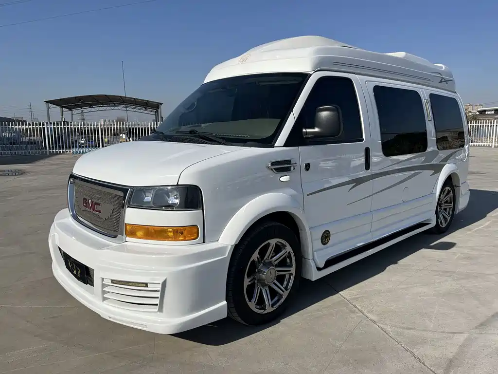 GMC Savana 2015 — фото 26