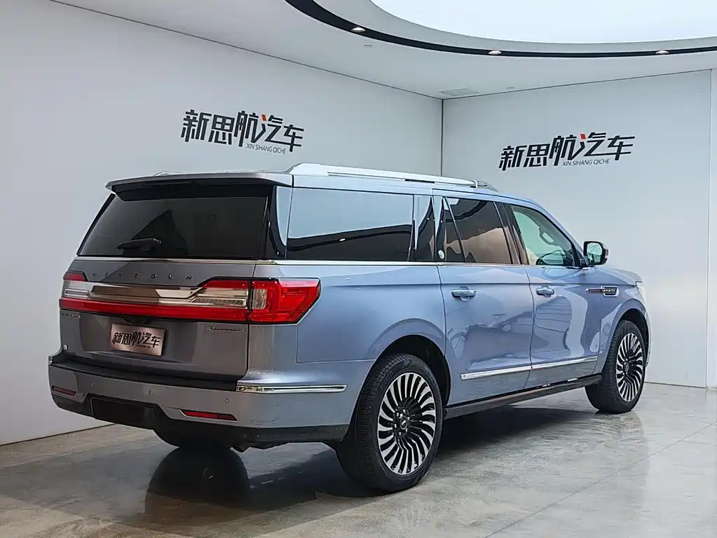 Lincoln Navigator 2022 — фото 2