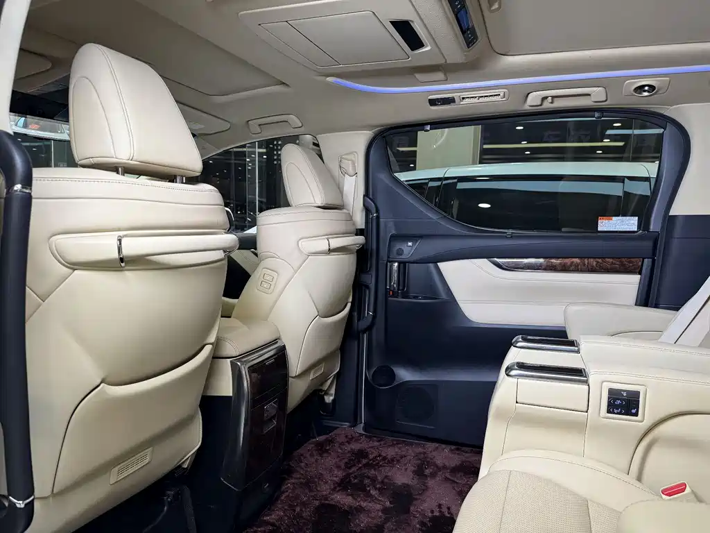 Toyota Alphard 2020 — фото 16