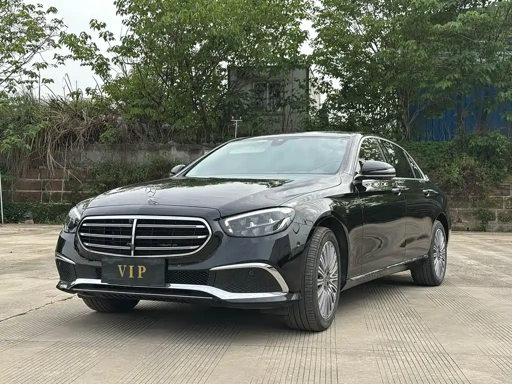 Mercedes-Benz E-Class 2023 — фото 1