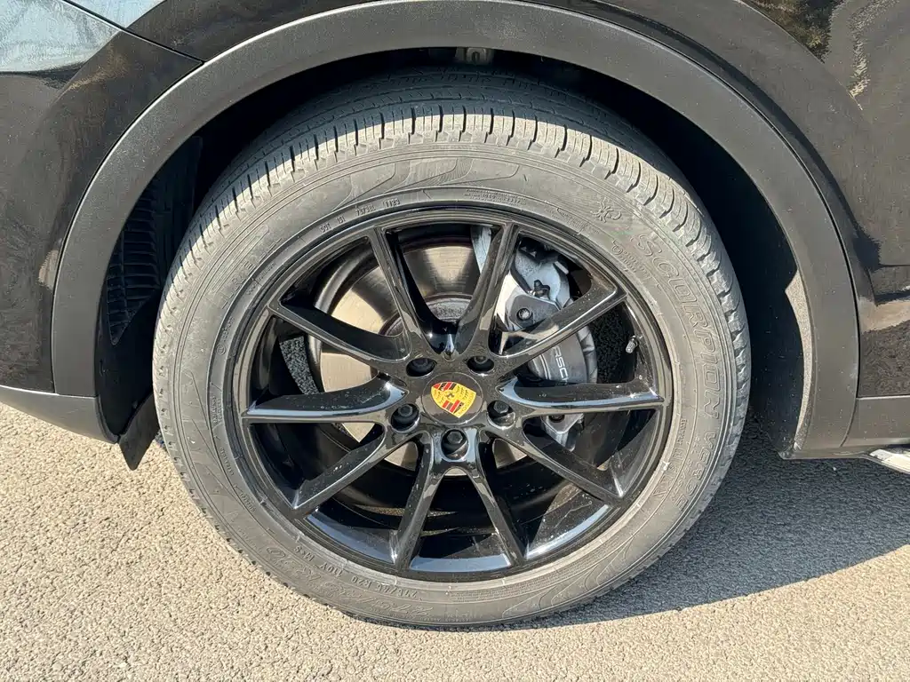 Porsche Cayenne 2019 — фото 20