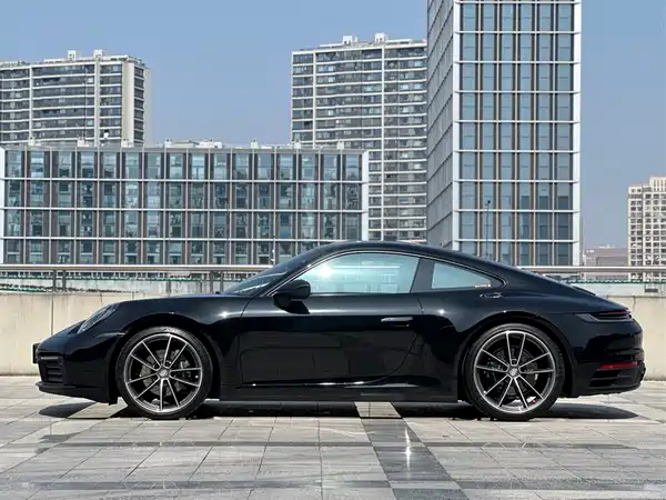 Porsche 911 2023