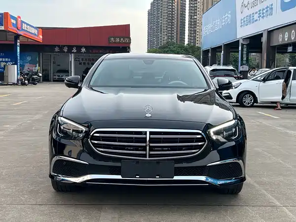 Mercedes-Benz E-Class 2022