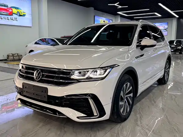 Volkswagen Tiguan L Plug-In Hybrid 2022