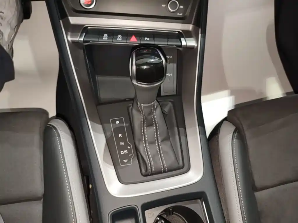 Audi Q3 2022 — фото 14