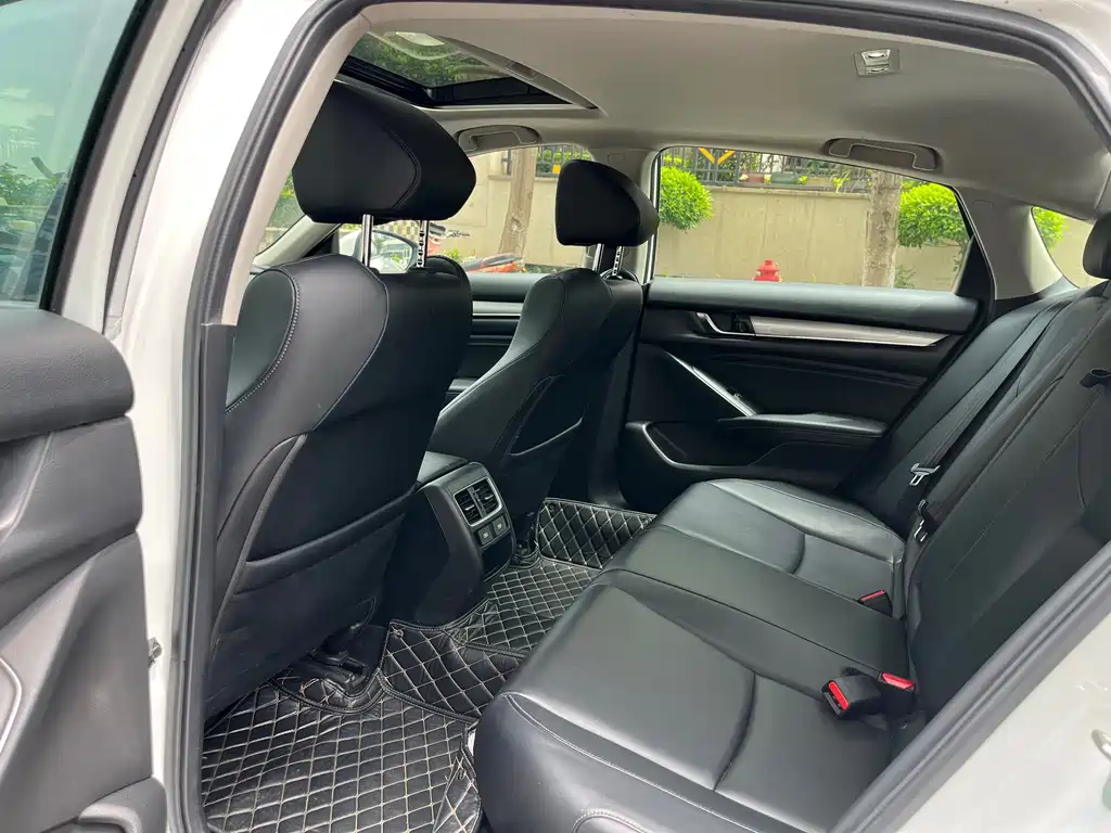 Honda Accord 2022 — фото 12