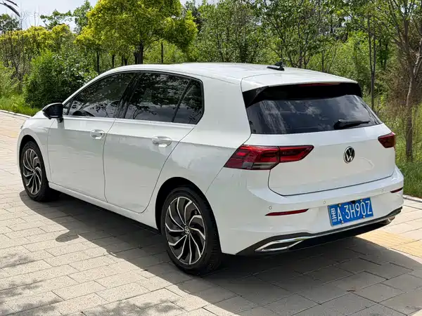 Volkswagen Golf 2022