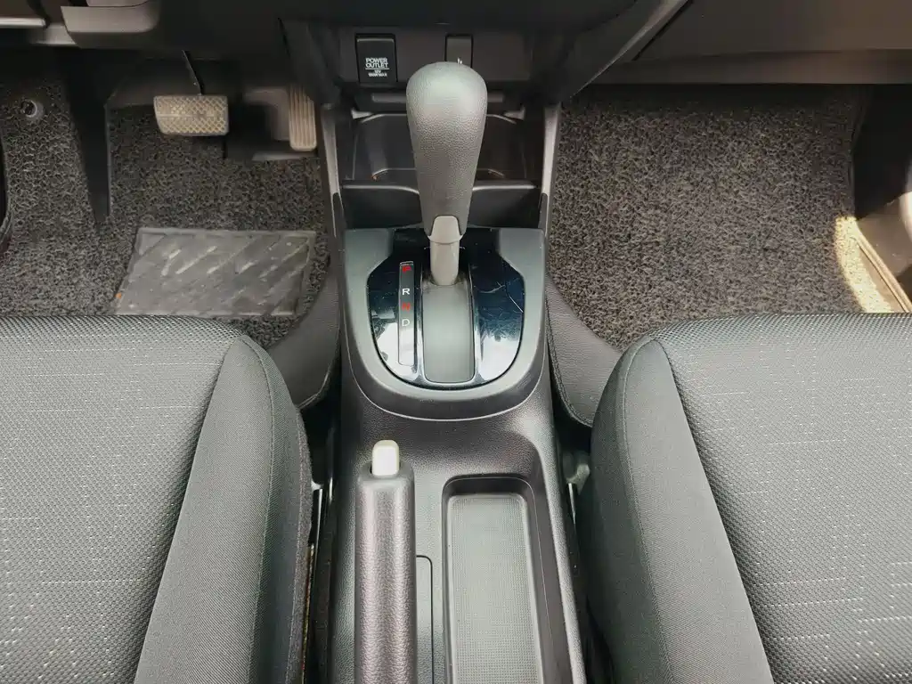 Honda Fit 2016 — фото 26