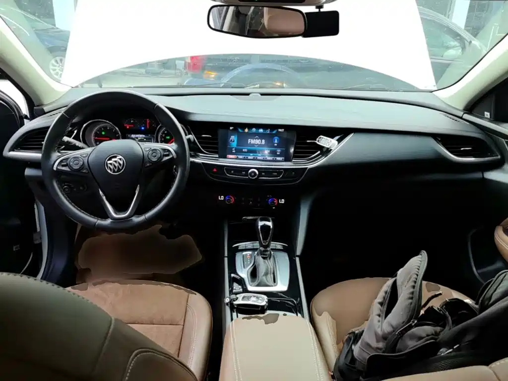 Buick Regal 2020 — фото 10