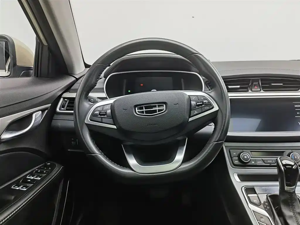 Geely Emgrand 2020 — фото 11