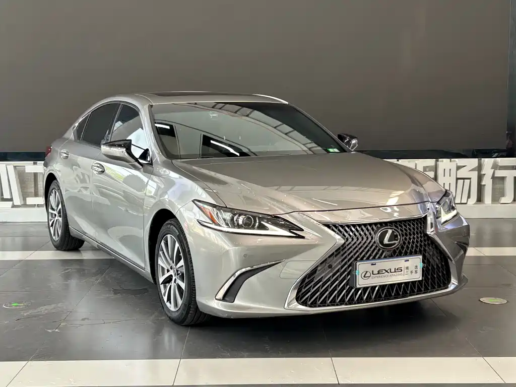 Lexus ES 2019 — фото 3