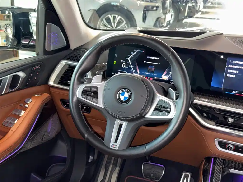 BMW X7 M60i 2023 — фото 12