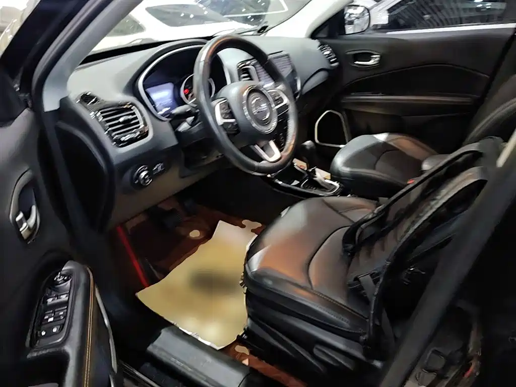 Jeep Compass 2020 — фото 15