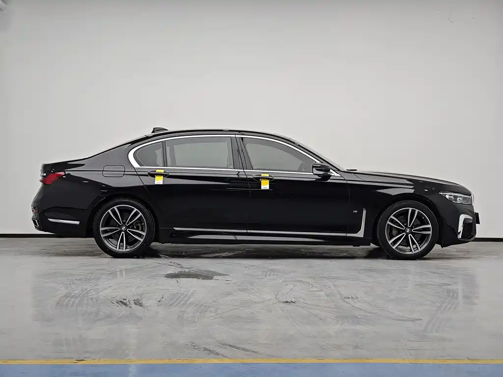 BMW 7 Series 2023 — фото 11