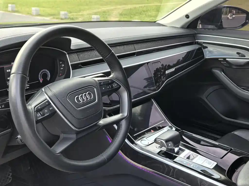 Audi A8 2019 — фото 6