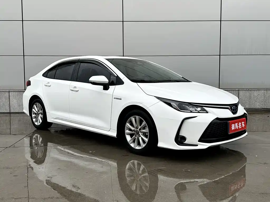 Toyota Corolla 2023 — фото 4