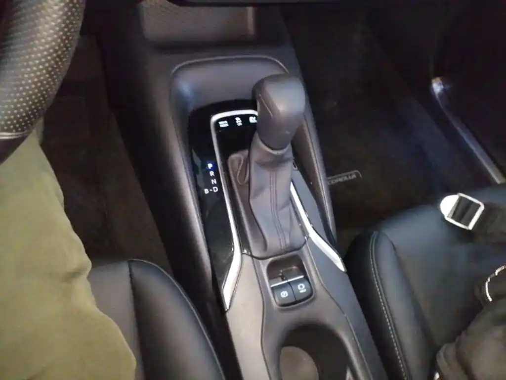 Toyota Corolla 2023 — фото 14