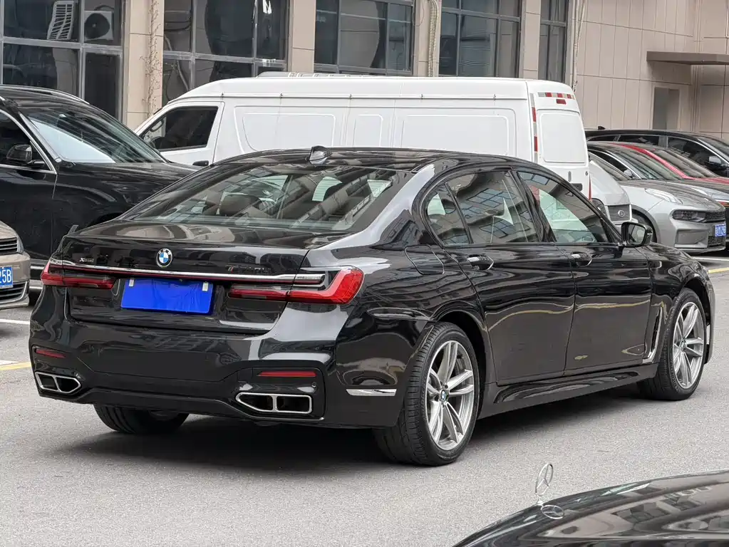 BMW 7 Series 2018 — фото 5