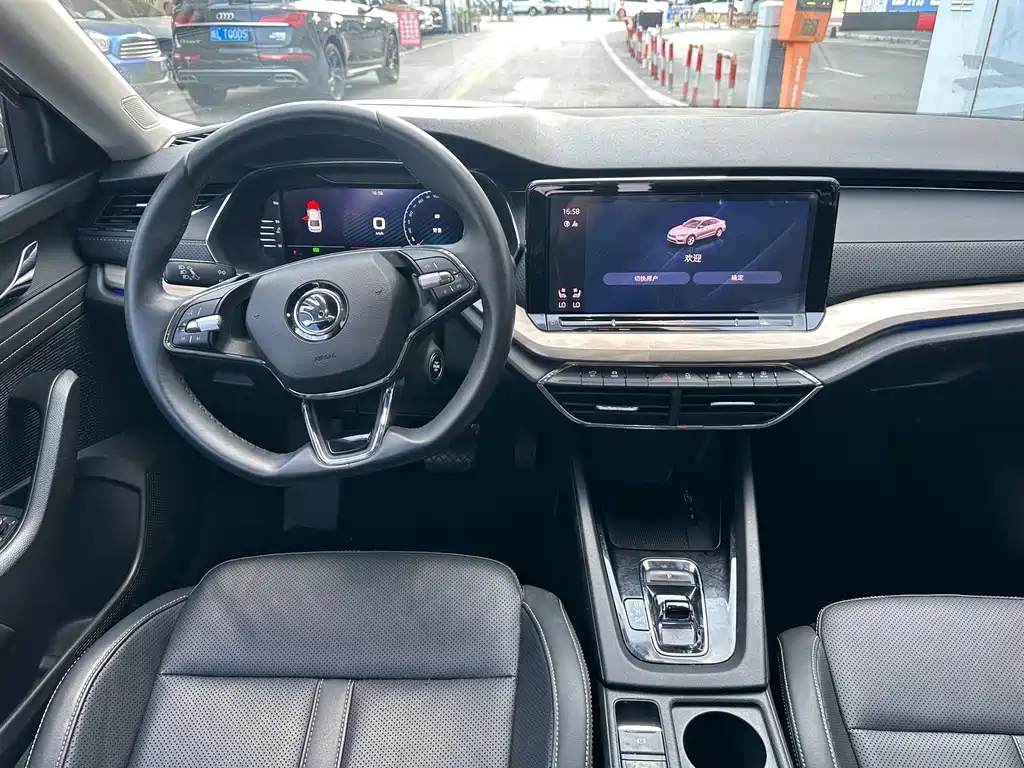 Skoda Octavia 2021 — фото 10