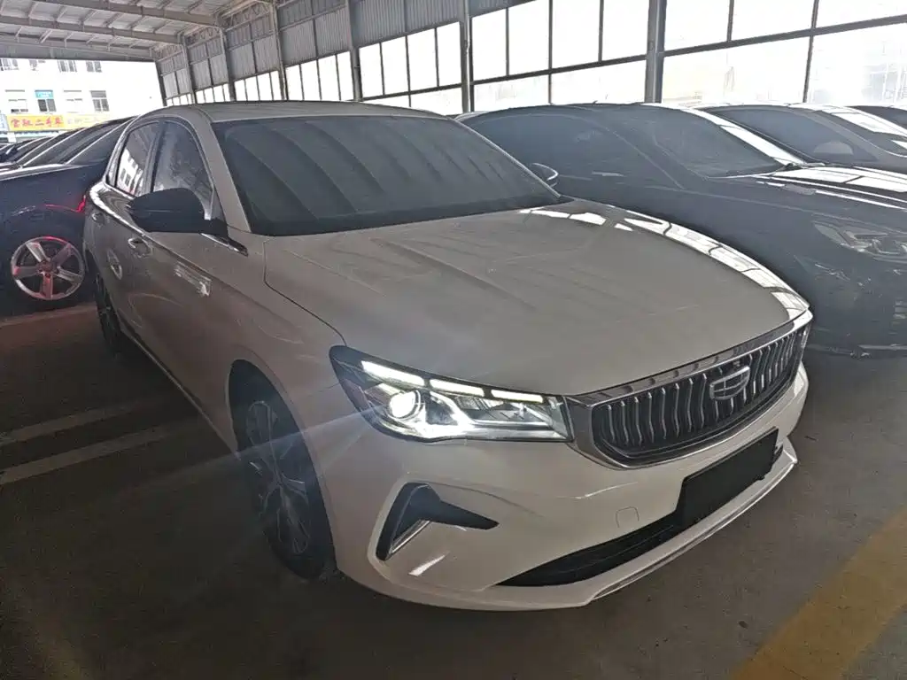 Geely Emgrand 2021