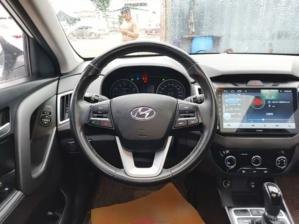 Hyundai ix25 2017 — фото 11