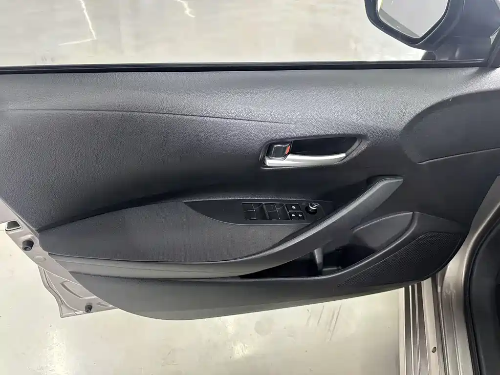 Toyota Corolla 2021 — фото 12