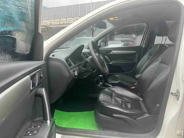 Volkswagen Lavida 2015