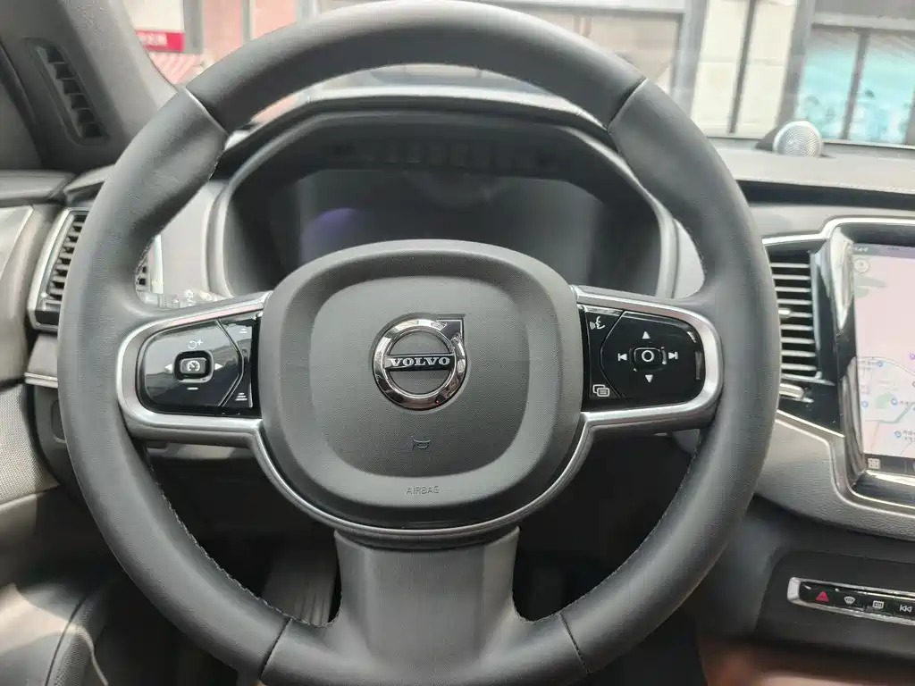 Volvo XC90 2022 — фото 10