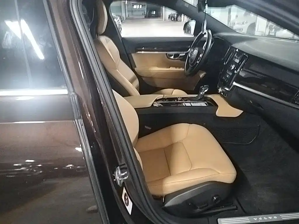 Volvo S90 2017 — фото 25