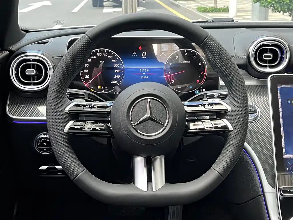 Mercedes-Benz C-Class 2024 — фото 14