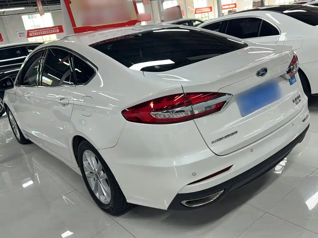 Ford Mondeo 2022 — фото 11