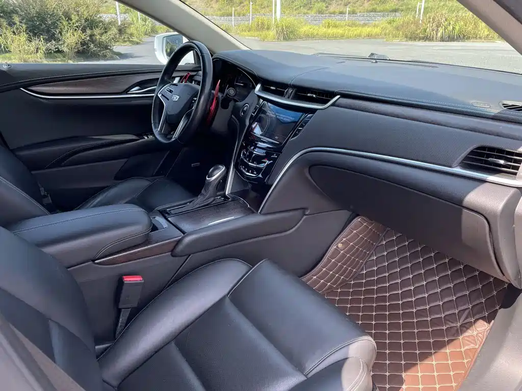 Cadillac XTS 2018 — фото 15