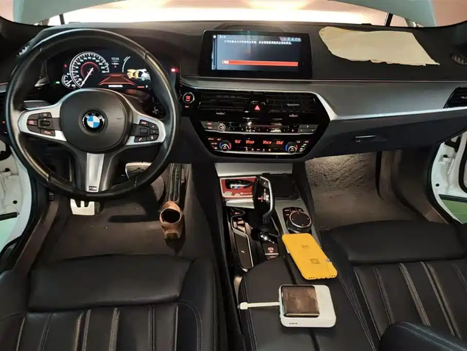 BMW 5 Series 2018 — фото 12