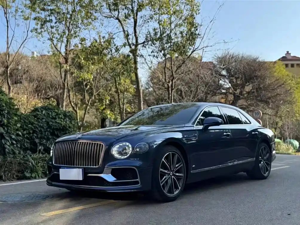 Bentley Flying Spur 2023 — фото 1
