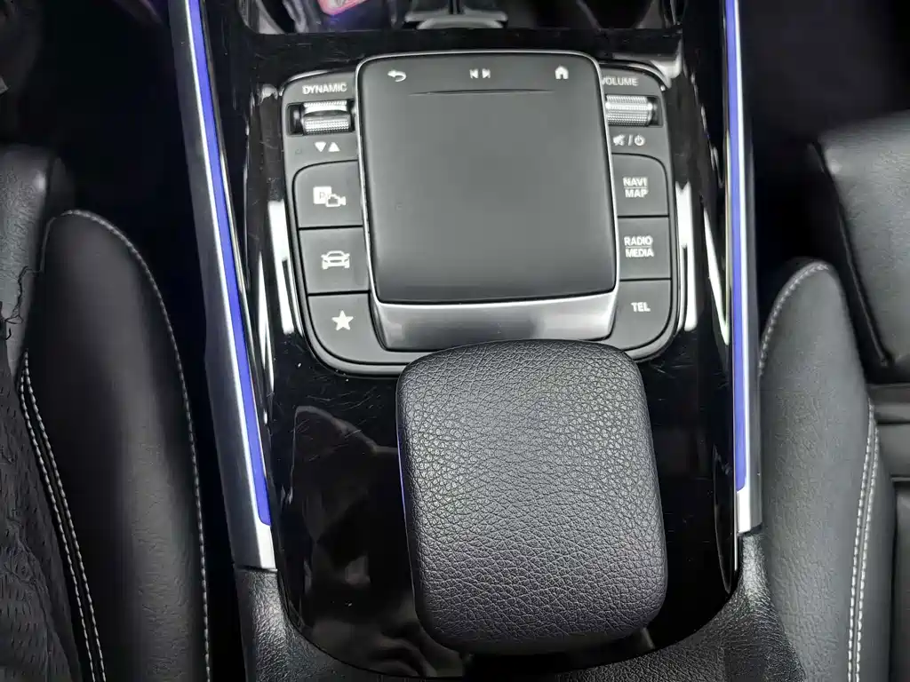 Mercedes-Benz EQB 2022 — фото 18