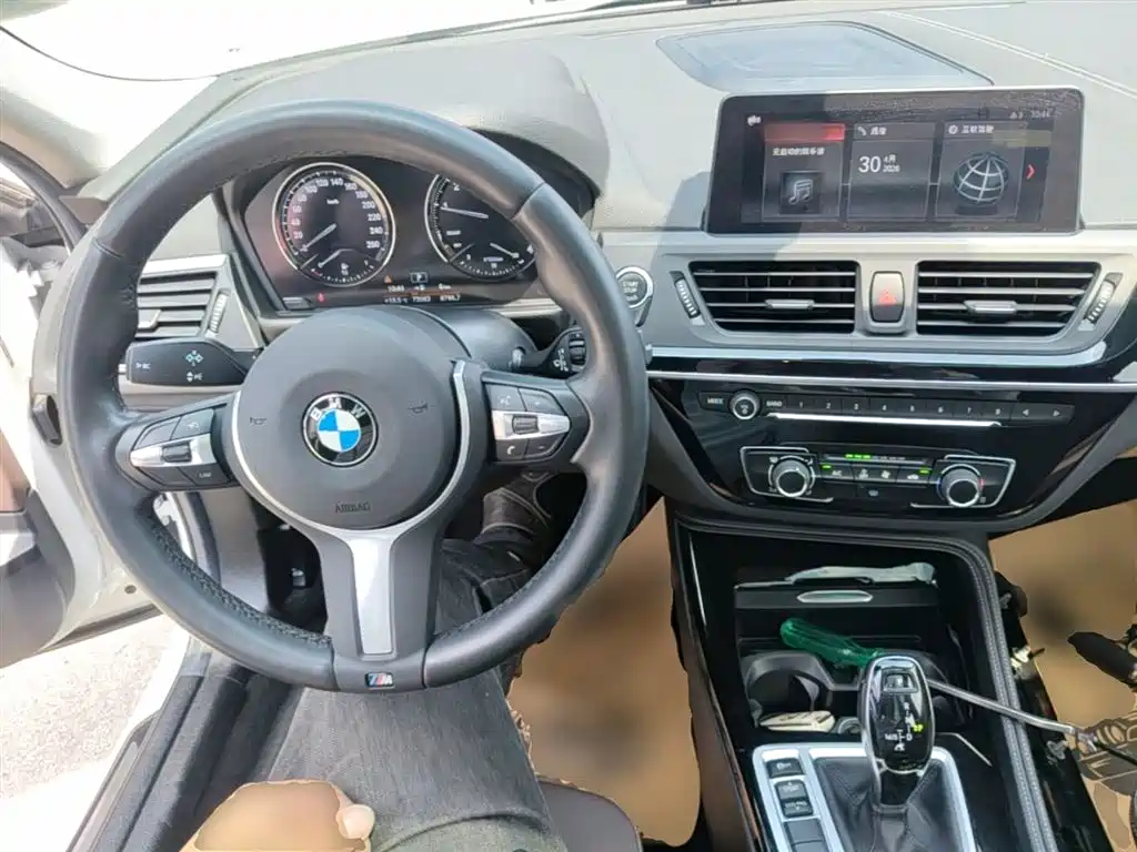 BMW 1 Series 2020 — фото 10