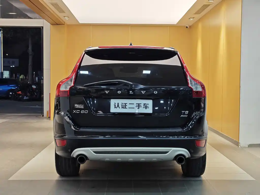 Volvo XC60 2012 — фото 27