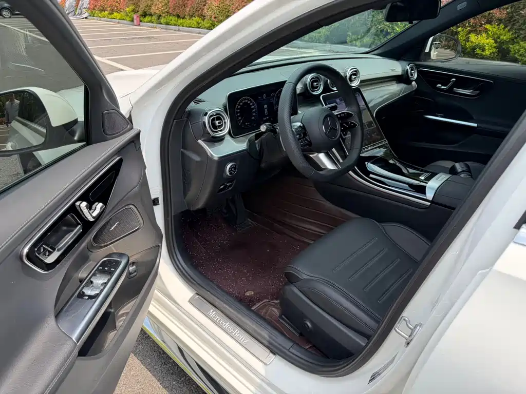Mercedes-Benz C-Class 2023 — фото 10