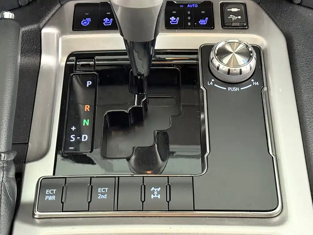 Toyota Land Cruiser 2018 — фото 10