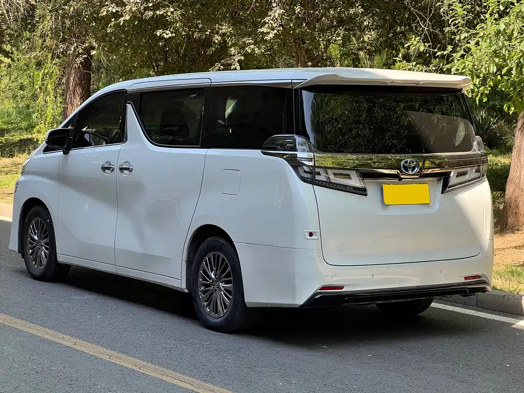 Toyota Vellfire 2020 — фото 17