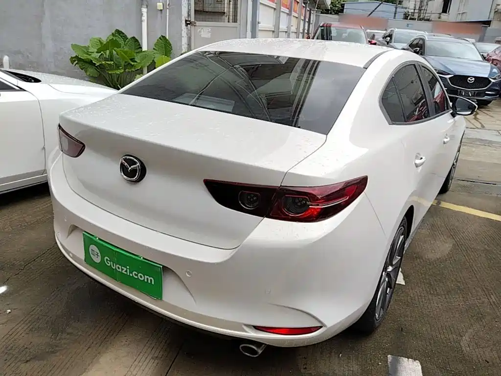 Mazda 3 Axela 2022